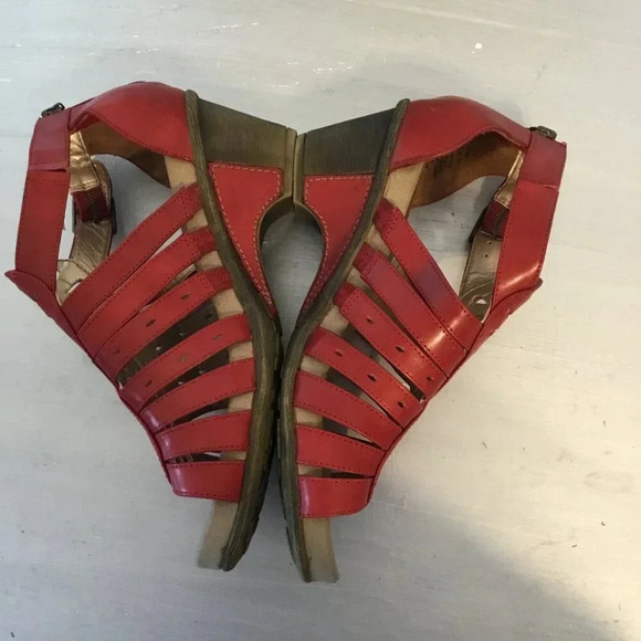 Blondo Leather Open Toe Wedge Gladiator Red Sandals Heels Women's Sz 9 W - Picture 3 of 11